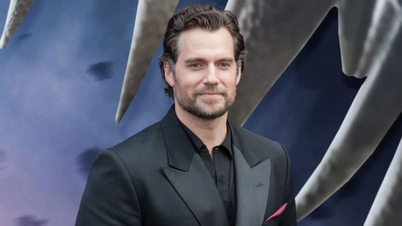 Henry Cavill comparte foto mientras se recupera para Los inmortales