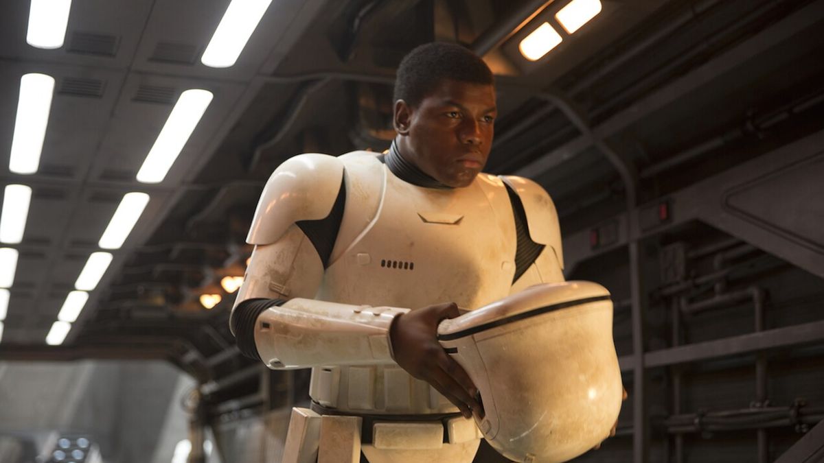 John Boyega desea unirse a Spaceballs 2 inspirado en John Hurt
