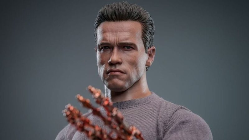 Arnold Schwarzenegger se rejuvenece 30 años con figura Hot Toys de Terminator 2