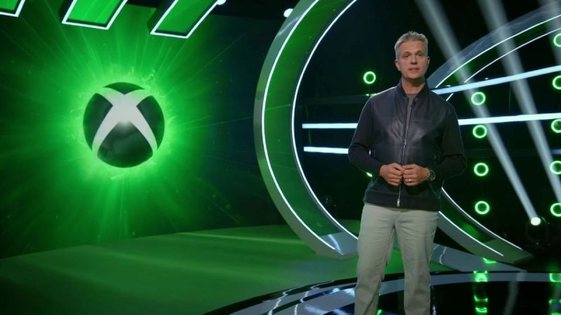 El jefe de Xbox Game Studios afirma que no compiten con PlayStation